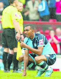 2010 05 01 Leyton Orient CCL1 A 01 Kevin Betsy