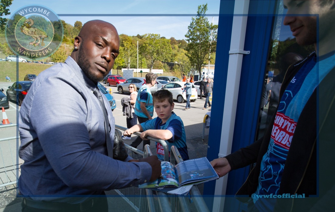 2018 09 29 Southend SBL1 H 02 Pre Match Adebayo Akinfenwa