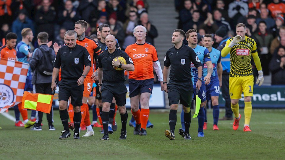 2019 02 09 Luton Town SBL1 A 01 Teams out