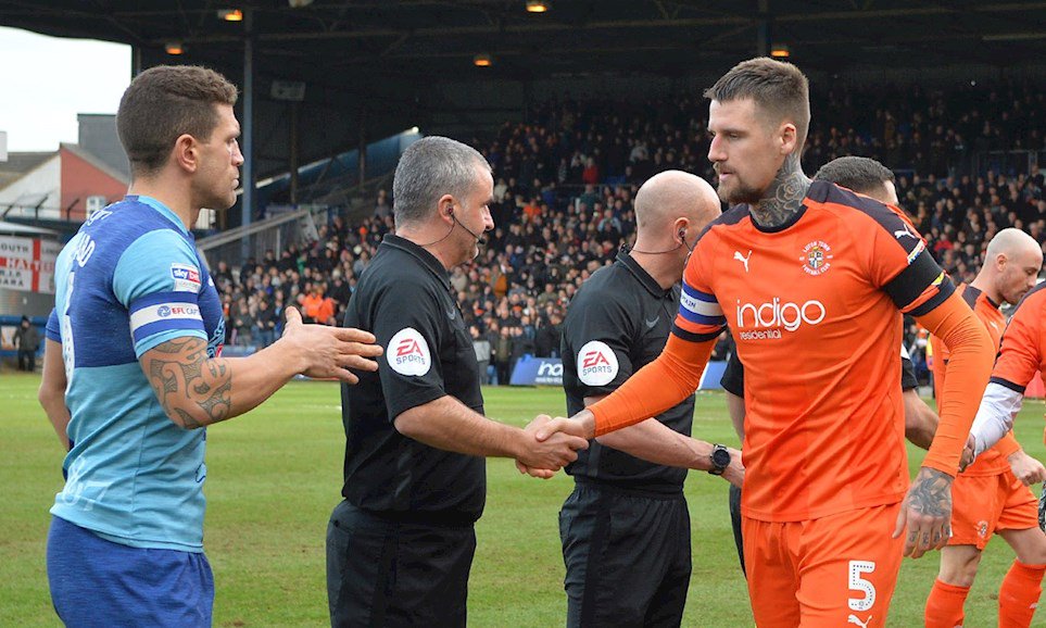 2019 02 09 Luton Town SBL1 A 02 Shake Hands