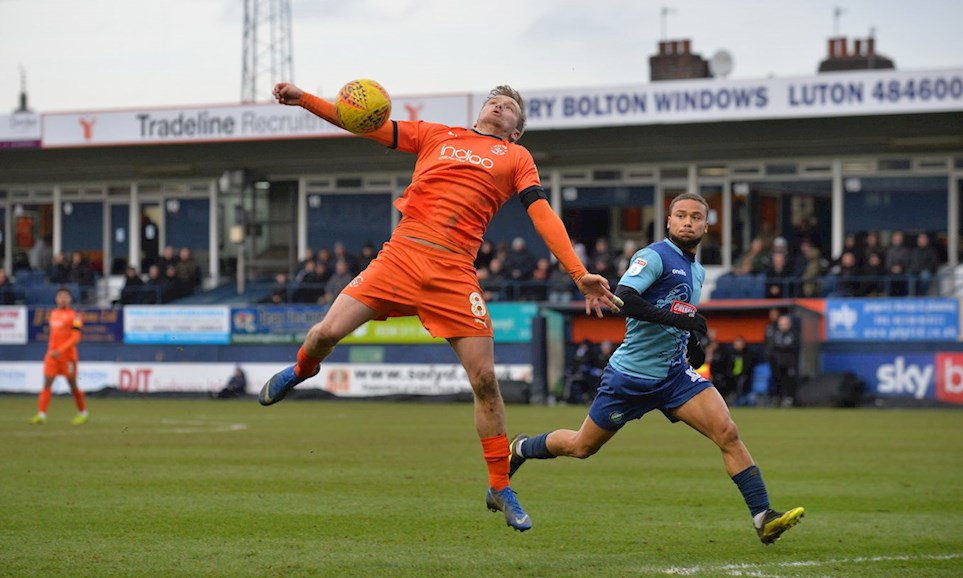 2019 02 09 Luton Town SBL1 A 23 Curtis Thompson+Luke Berry