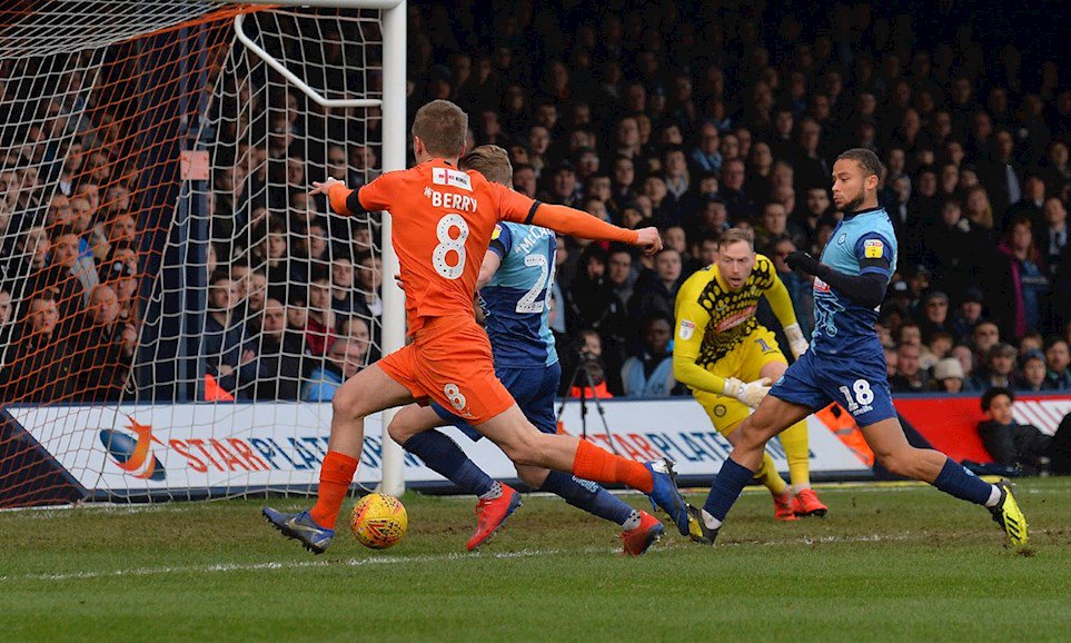 2019 02 09 Luton Town SBL1 A 25 Jason McCarthy+Luke Berry