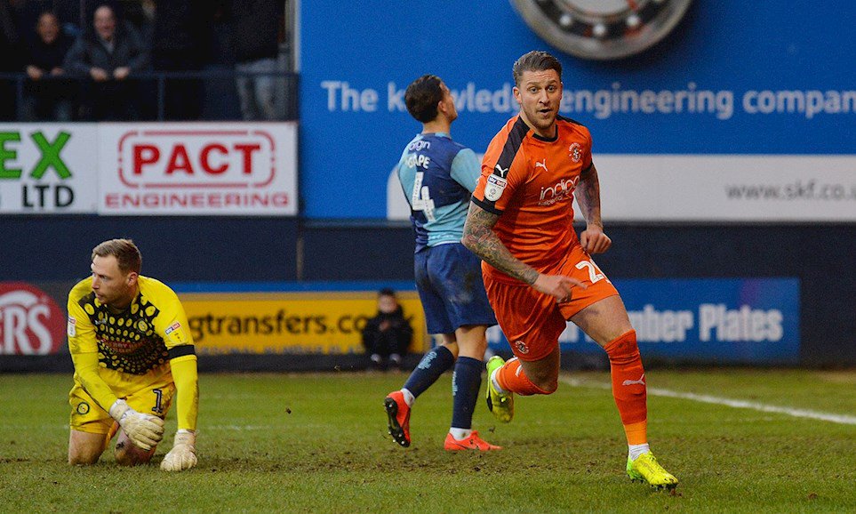 2019 02 09 Luton Town SBL1 A 42 George Moncur LT goal2