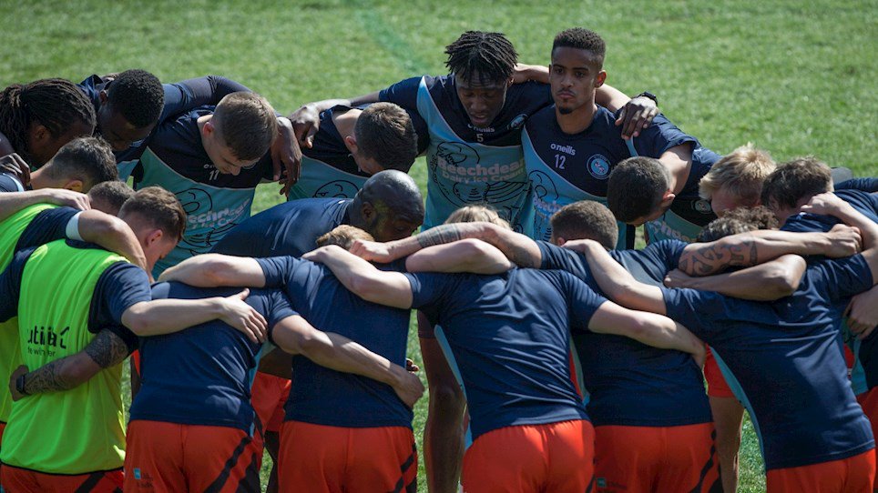 2019 04 19 Rochdale SBL1 A 02 Huddle