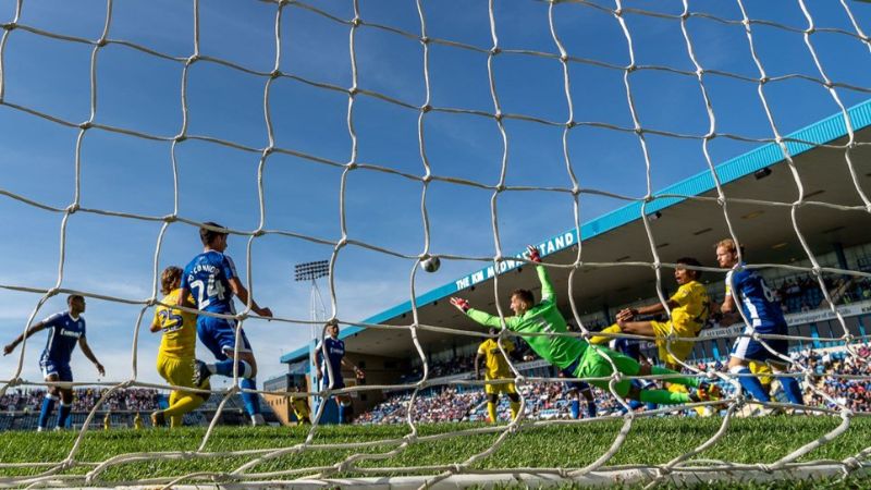 2019 09 14 Gillingham SBL1 A 23 Attack