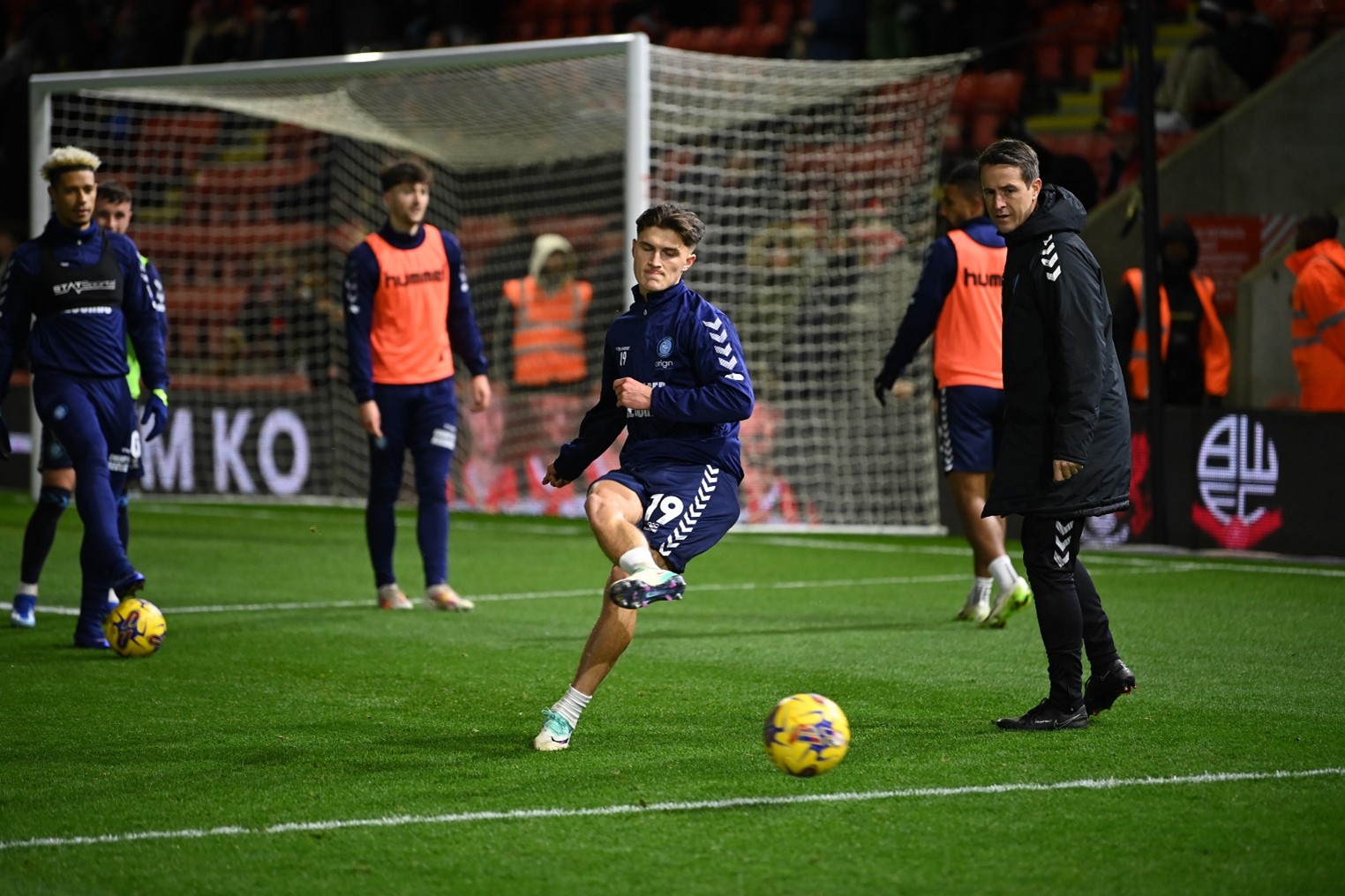 2023 12 29 Leyton Orient SBL1 A P42 warmup
