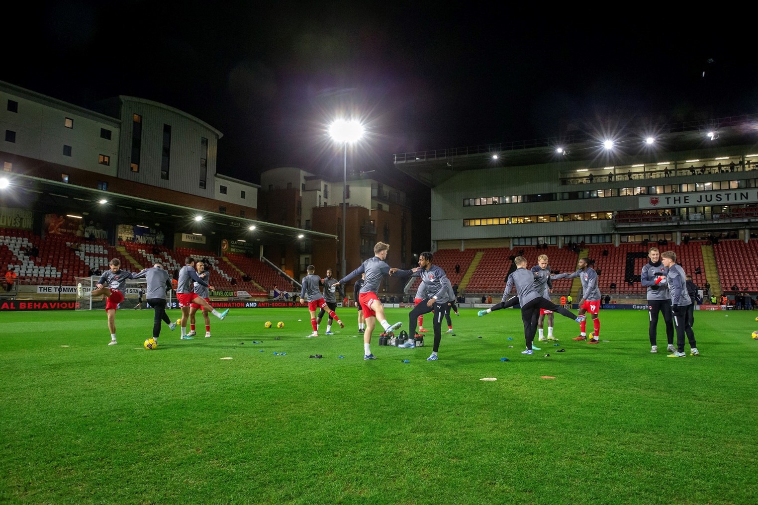 2023 12 29 Leyton Orient SBL1 A P43 warmup