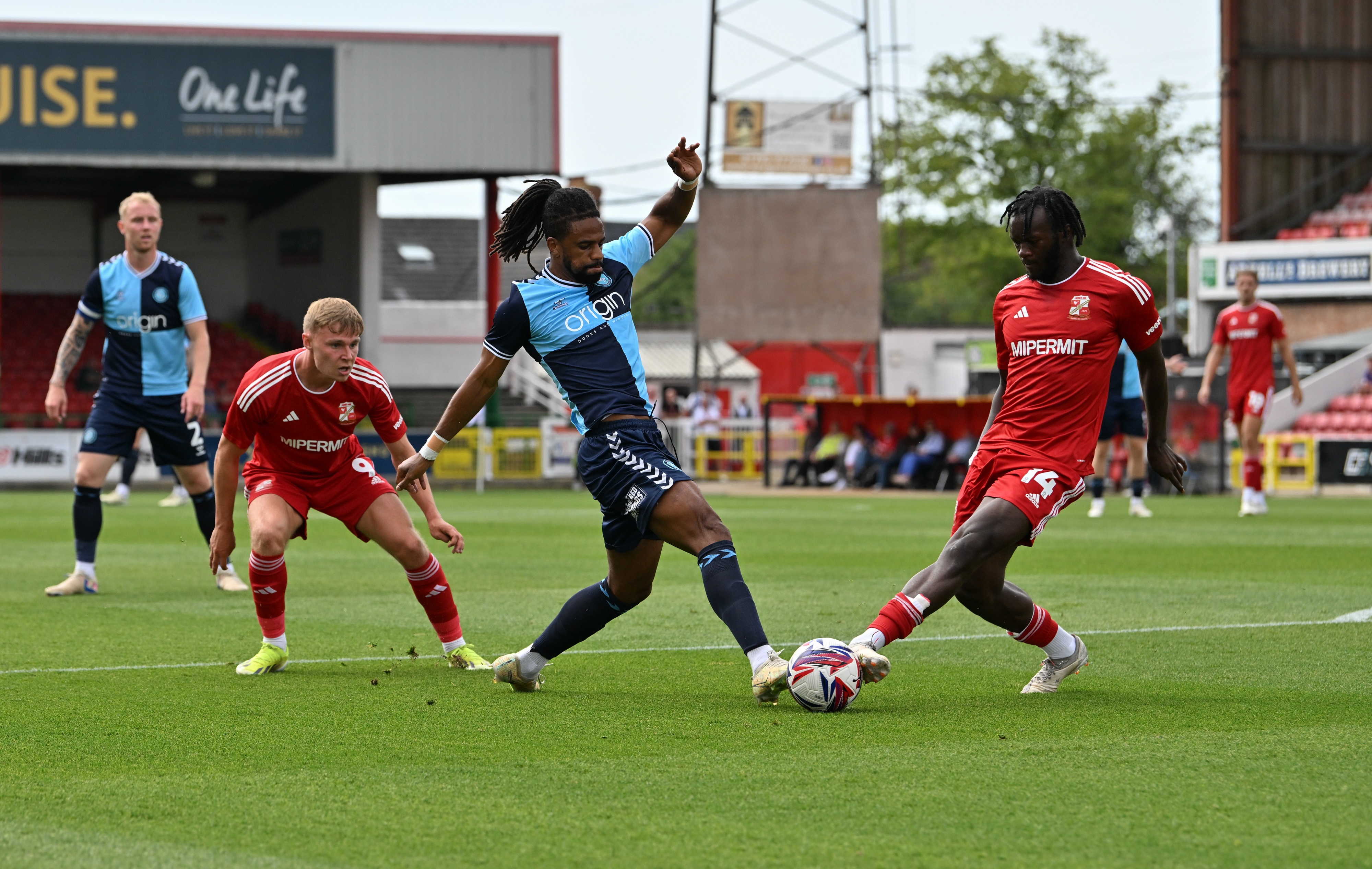 2024 08 03 Swindon FR A 36 Garath McCleary+Rosaire Longelo