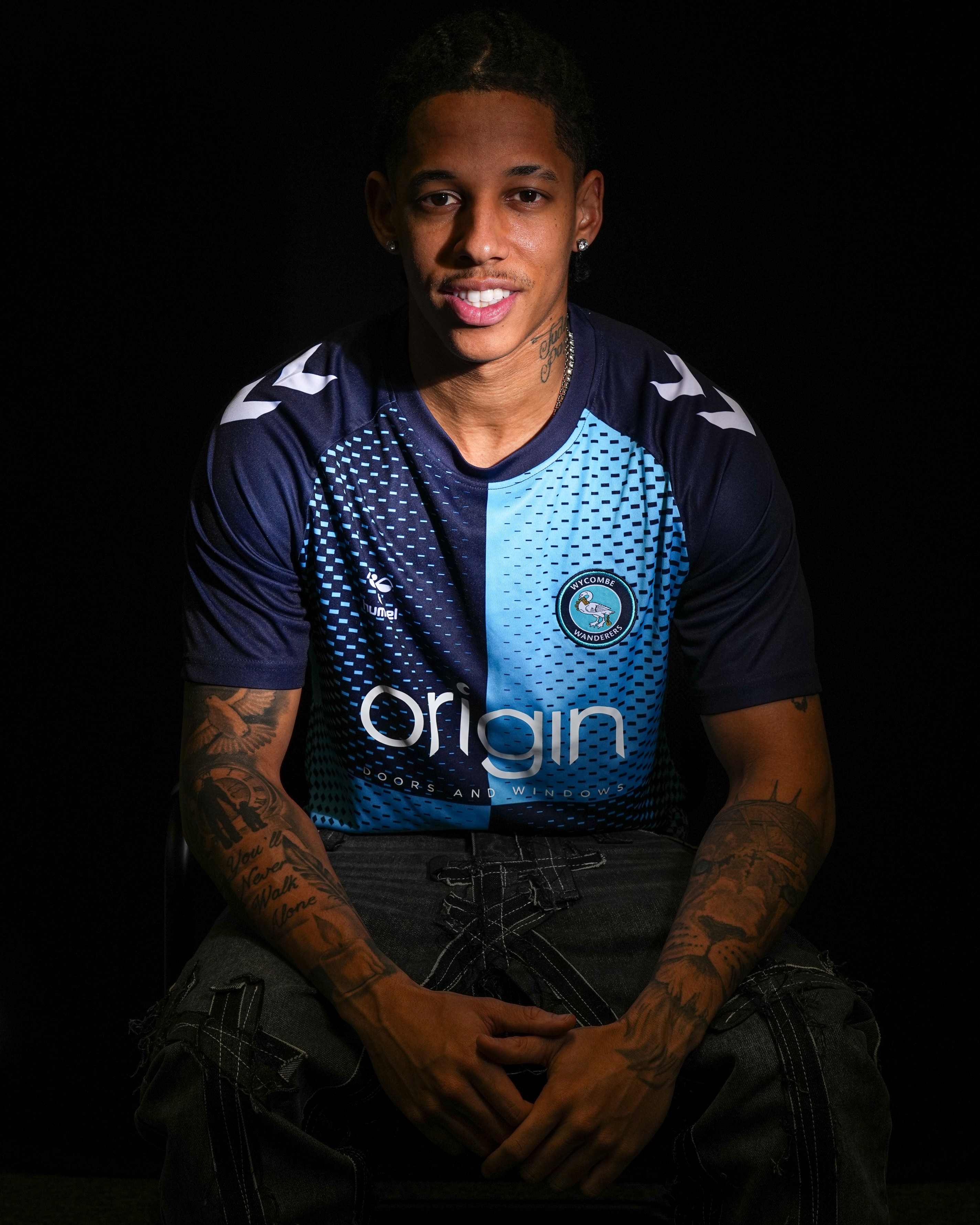 Andre Vidigal Signs